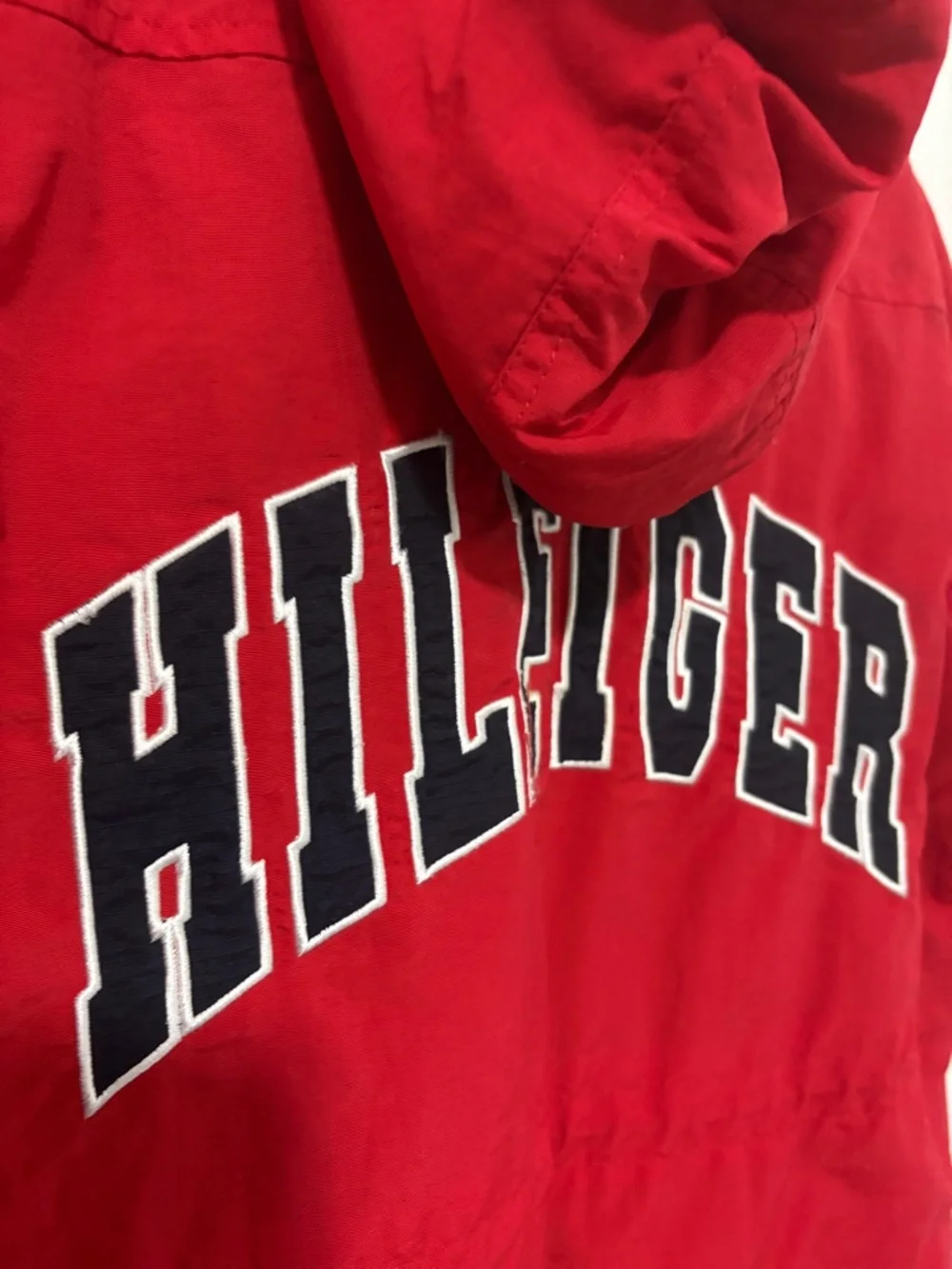 Tommy Hilfiger Logo Spellout Hooded Jacket in red - size Large